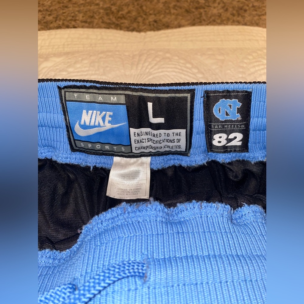 Nike Men's Black and Gray Athletic Shorts - Picture 5 of 9
